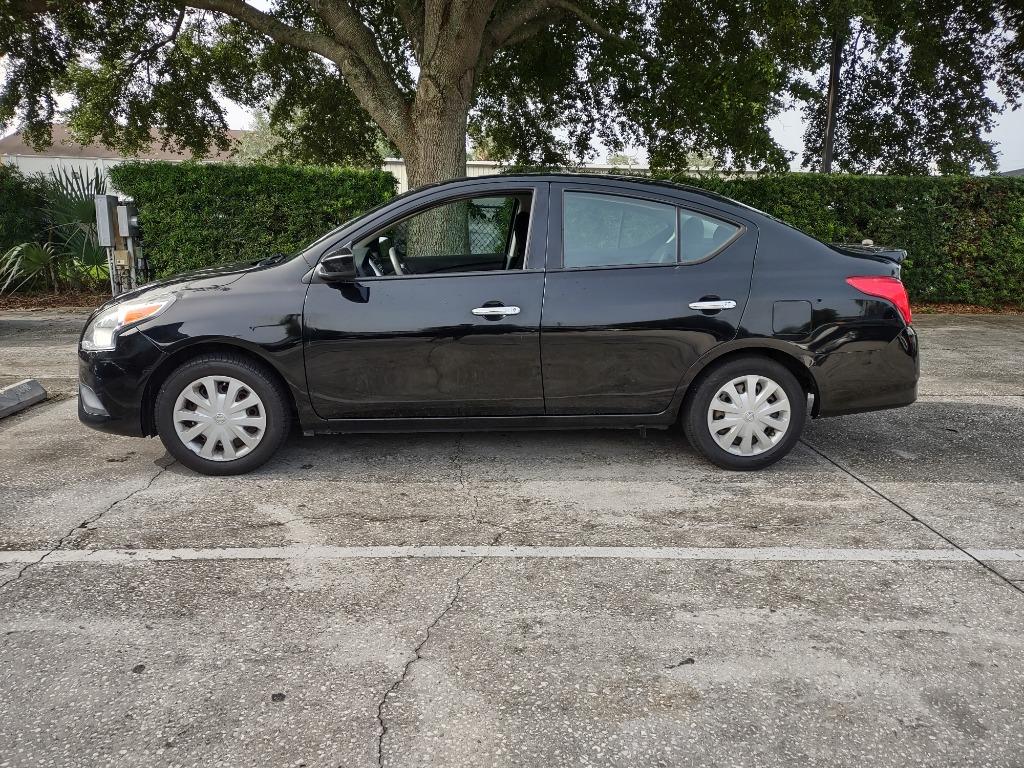 2015 Nissan Versa Sedan SV's photo